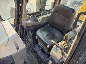 รถดันดินตีนตะขาบ Komatsu D155A มือสอง ปี 2020 รุ่น 354 แรงม้า สำหรับงานหนักในเหมือง พร้อมริปเปอร์ เครื่องยนต์ เกียร์ และปั๊ม - Product Image 6