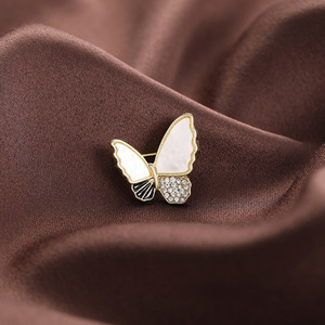 Butterfly Brooch Zinc Alloy Rhinestone Inlay Unisex Gift Accessory - Product Image 2