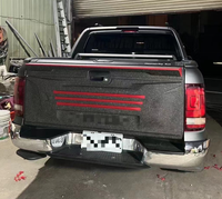 Fábrica al por mayor negro puerta trasera protector puerta trasera cubierta piezas del cuerpo placa para Amarok 2011 y superior