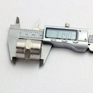 Conector de Tubería de Acero Inoxidable Crane Crown, Rosca Interna de 1/2 Pulgada DN15, Conector Directo de 4 Puntos, Sin Costuras, Serie 300 - Product Image 3