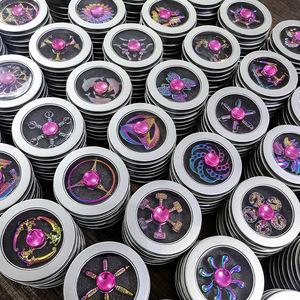 Spinner Metálico Giratorio de Aleación Colorida en Caja de Cuatro Ventanas para Alivio del Estrés, Juguetes de Concentración, Regalo al por Mayor - Product Image 3