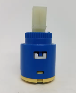 Robinet à ouverture rapide 1/2 en plastique, laiton et céramique - Product Image 4