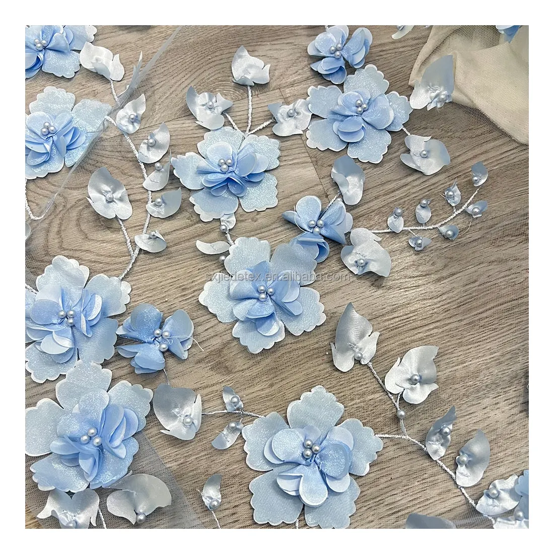 Novo design de tecido bordado de flores 3D azul para noiva, tecido de renda de tule francês bordado com pérolas para véu de casamento