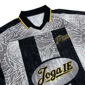 เสื้อฟุตบอลลายทางคลาสสิคแบบสั่งทำ ผ้าโพลีเอสเตอร์ พิมพ์ลาย ระบายอากาศได้ดี ทรงบ็อกซี่ โอเวอร์ไซส์ - Product Image 2