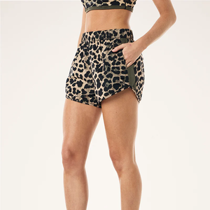 Disponible en 2025, ensemble femme décontracté, t-shirt à épaules tombantes et short sublimé 100% polyester - Product Image 6