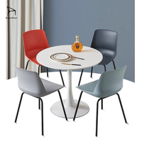 Chaise de salle à manger en plastique PP gris foncé abordable pour café, bistrot, espace commercial