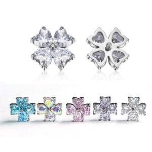 Boucles d'oreilles clous trèfle à quatre feuilles en alliage de titane, zircon en forme de cœur, bijoux de piercing pour cartilage d'oreille en forme de fleur, cadeau - Product Image 1