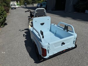 Tricycle à moteur haute vitesse pour adultes, scooter à 3 roues à prix abordable - Product Image 3