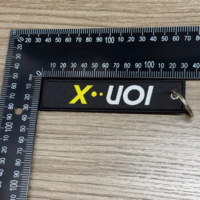 Porte-clés brodé personnalisé OEM ODM Porte-clés étiquette tissée Porte-clés promotionnels et mousquetons avec logo personnalisé texte et couleur