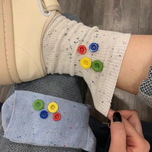 Calcetines de mujer con decoración de botones coloridos, calcetines informales transpirables hasta media pantorrilla, estilo coreano para primavera y verano - Product Image 4