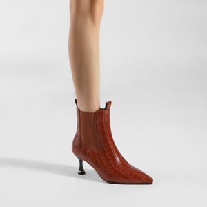 <span class=keywords><strong>Bottines</strong></span> <span class=keywords><strong>Chelsea</strong></span> pour femmes Moncheer, effet croco, talon kitten, bout pointu, <span class=keywords><strong>bottines</strong></span> à <span class=keywords><strong>la</strong></span> cheville, bottes tendance automne-hiver - Product Image 1