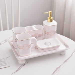 Ensemble de tasses à bain de bouche de luxe en céramique pour couple, style occidental, en porcelaine noire et blanche, pour salle de bain - Product Image 5