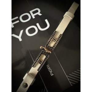 Cinturón ajustable para mujer Fiori con hebilla de doble punta de aleación metálica, estilo casual, aspecto de cuero blanco - Product Image 1