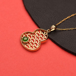 Delicado Colgante de Jade Natural de Alta Calidad, Jadeíta Helada, Diseño de Calabaza, Oro Blanco de 18K, Clásico - Product Image 5