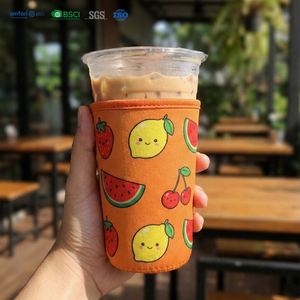 Fundas Aislantes de Neopreno Duraderas para Latas de 330 ml, Resistentes al Calor/Frío, con Logotipo Personalizado, Impermeables, para Viajes y Uso en Exteriores - Product Image 1