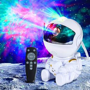 Proyector de luz de galaxia de astronauta de estilo moderno LED giratorio de 360 ° de alta calidad para decoración interior del hogar lámpara de noche - Product Image 1