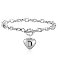Bracelet en acier inoxydable simple avec 26 lettres de l'alphabet, boucle réglable en titane, breloque en forme de cœur avec initiales pour femmes