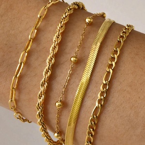 Pulseras de Zirconia Impermeables Personalizadas OEM para Mujer y Hombre, Brazalete de Cadena Cubana de Acero Inoxidable Chapado en Oro de 18K para Mujer - Product Image 2