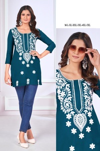 Beste Qualität Designer Short <span class=keywords><strong>Kurtis</strong></span> mit Chikankari Arbeit Freizeit kleider Frauen Kurti Erhältlich aus Indien Export