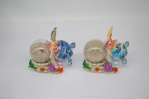 Tùy Chỉnh Tự Làm Trang Chủ Trang Trí Hải Lý Thuyền Thuyền Bánh Xe Cá Heo Bức Tượng Nước Globe Lưu Niệm Nhựa Tự Nhiên Seashell Cát Globe - Product Image 2