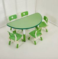 Ensemble table et chaises réglables ignifuges pour maternelle, avec sièges en plastique et pieds en métal, idéal pour les salles de classe préscolaires, garderies et crèches