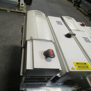 ACH40160163210AE0000 Série ACH401 20HP 3Ph AC380-480V Drive PLC - Product Image 3