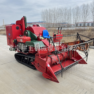 Mini-moissonneuse-batteuse 35 CV à transmission par engrenages pour blé et riz, facile à utiliser - Product Image 5