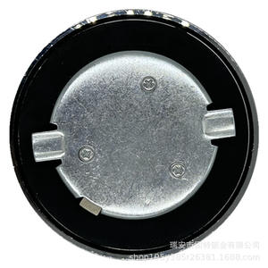 Bouchon de réservoir de carburant en alliage de zinc argenté FM420 FM440 FM460 pour Mercedes Benz Medium Duty - Product Image 1