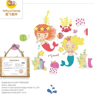 <span class=keywords><strong>Porte</strong></span>-vêtements <span class=keywords><strong>en</strong></span> <span class=keywords><strong>bois</strong></span> pour fille Toffy & Friends avec étagère de rangement et miroir <span class=keywords><strong>en</strong></span> forme de sirène - Product Image 4