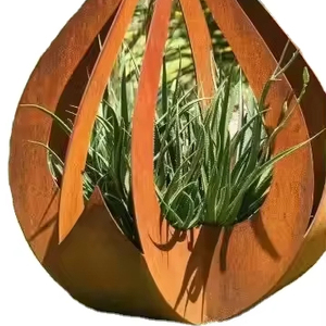 Sculpture ornementale personnalisée en acier corten, grand pot à fleurs - Product Image 1