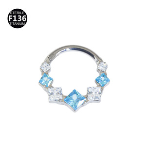 Piercing Clicker <span class=keywords><strong>per</strong></span> Septum in Titanio F136 Multicolore con Zirconia Cubica Quadrata, <span class=keywords><strong>per</strong></span> Septum, Daith, <span class=keywords><strong>Helix</strong></span> e Anelli <span class=keywords><strong>per</strong></span> il Naso - Product Image 2