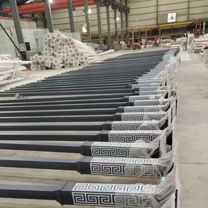 Poste de doble brazo, precio inteligente, doble brazo, Metal, aluminio, eléctrico, 6m, 8m, iluminación, poste de luz de calle de acero galvanizado usado - Product Image 1