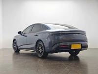Voiture berline 2025 en promotion : BYD Seal 07 DM-i, véhicule à charge rapide, berline 4 portes 5 places, meilleur prix, énergie électrique de haut niveau