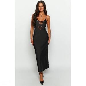 Nouvelle robe midi noire à bretelles en dentelle, dos nu et nouée croisée, design élégant - Product Image 1