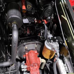 送料無料。 高出力CW-750ミニスキッドステアディーゼルローダー、スキッドステアローダーアクセサリー付き、低価格で販売中。 - Product Image 4