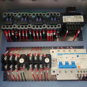 Plataforma Suspendida Eléctrica Zlp630 para Limpieza de Paredes en Obras de Construcción, Capacidad de Carga de 630 kg, Ajustable, Moderna, 6 Metros - Product Image 4
