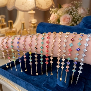 <span class=keywords><strong>Accessori</strong></span> di <span class=keywords><strong>Moda</strong></span> all'Ingrosso, Gioielli Raffinati, Bracciale con Charm a Quadrifoglio Colorato in Acciaio Inossidabile, Regalo Portafortuna per Feste - Product Image 1