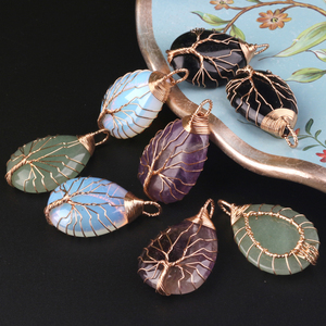 Vente en gros de bijoux en cristal, pendentif en forme de goutte d'eau, arbre de vie, avec enroulement en fil de cuivre - Product Image 5