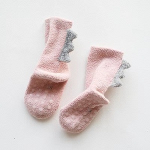 Chaussons antidérapants pour nouveau-nés, mignons, en forme de dinosaure, chaussettes thermiques en fourrure, chaussettes pour bébé fille, 0-<span class=keywords><strong>3</strong></span> <span class=keywords><strong>mois</strong></span> - Product Image 3