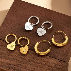 Pendientes de Estrella de Ocho Puntas y Corazón de Acero Inoxidable 304 de Estilo Premium, Galvanoplastia al Vacío, Oro Real de 18K, Ideales para Mujer - Product Image 1