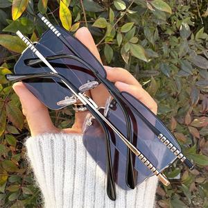 Nouvelles Lunettes Photochromiques Anti-reflet pour Hommes 2026 – Verres à Teinte Variable Anti-lumière Bleue, Monture Noire pour Écran d'Ordinateur et Pêche - Product Image 6