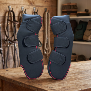 Bandages pour jambes de cheval en nylon noir avec bordure rouge et sangles Velcro - Product Image 3