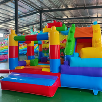 Structure gonflable avec toboggan