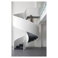 Escalier en colimaçon gain de place pour intérieur, structure en acier durable, marches antidérapantes, garde-corps sécurisé, installation facile pour loft