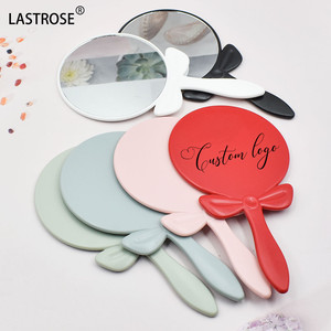 Bán Buôn Mỹ Phẩm Trang Điểm Gương Cầm Tay Với Tay Cầm Tay Nhựa Nhỏ Gương Túi Duy Nhất Hai Mặt Logo Riêng Gương - Product Image 2