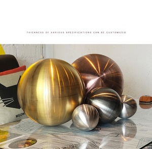 Specchio Moderno in Acciaio Inossidabile con Sfera Decorativa Dorata per Hotel di Lusso e Ingressi Architettonici - Product Image 5