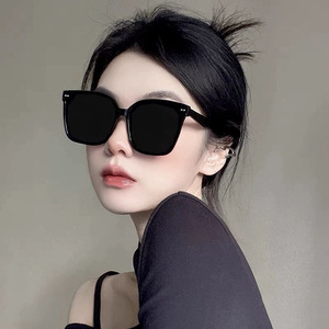 Lunettes <span class=keywords><strong>de</strong></span> soleil rondes à monture transparente grise rétro surdimensionnée à la mode Tr90 Uv400 Qualité polarisée - Product Image 5