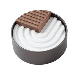 Diffuseur de parfum pour grille d'aération de voiture, en forme géométrique, en gypse blanc et violet, avec noyau en bois, design moderne et tendance, populaire, Chiwei - Product Image 4