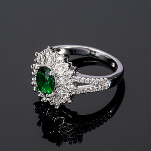 Anello esagerato con fiore verde, gioielli retrò da donna, idee regalo - Product Image 4