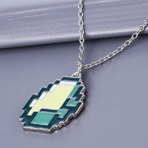 Collar de Plata con Colgante de Diseño Facial de Coolie Verde, Cadena Clásica, Joyería de Moda para Mujer, Ideal para Aniversarios y Ocasiones Especiales - Product Image 6